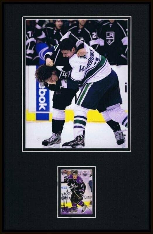 Anze Kopitar Fight potpisan uokviren 11x17 Photo Display Kings JSA - Autografirane NHL fotografije