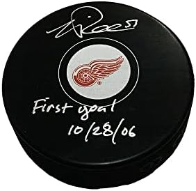 Valtteri PHILPPOOLA potpisao je Detroit crvena krila natpis na 1. NHL golu s autogramom
